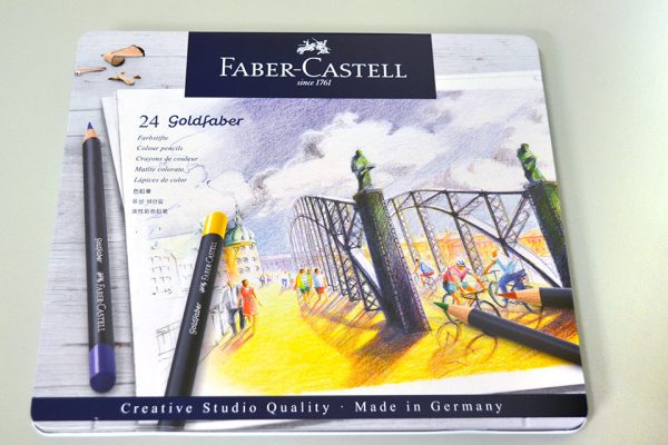 Caja metálica 24 pinturas color Faber Castell
