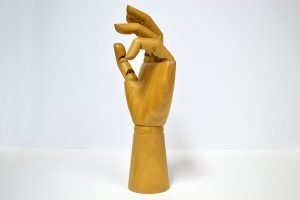Mano articulada para dibujo